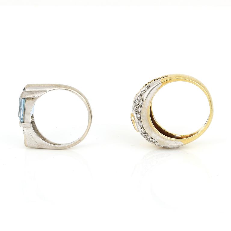 RINGAR, 2 st, 18K guld, med syntetisk blå spinell, troligen syntetisk röd spinell och små diamanter. Vikt ca 12,20 g.