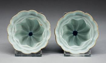 A pair of blue and white dessert moulds, Qing dynasty, Qianlong (1736-95).