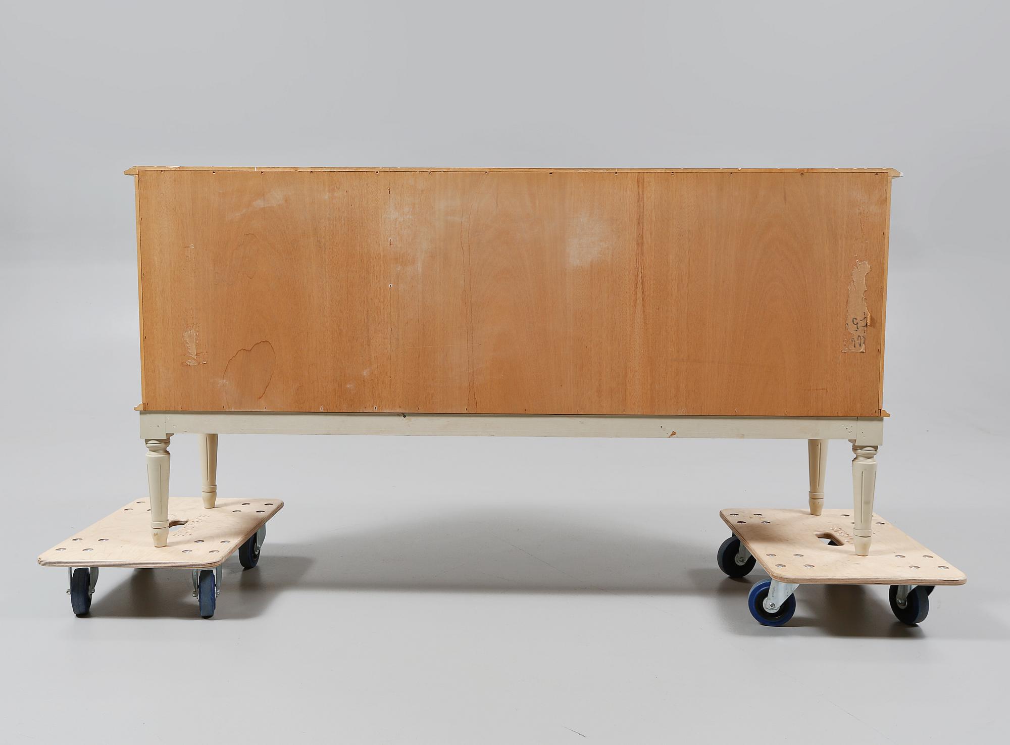 SIDEBOARD, gustaviansk stil, 1900-talets andra hälft.