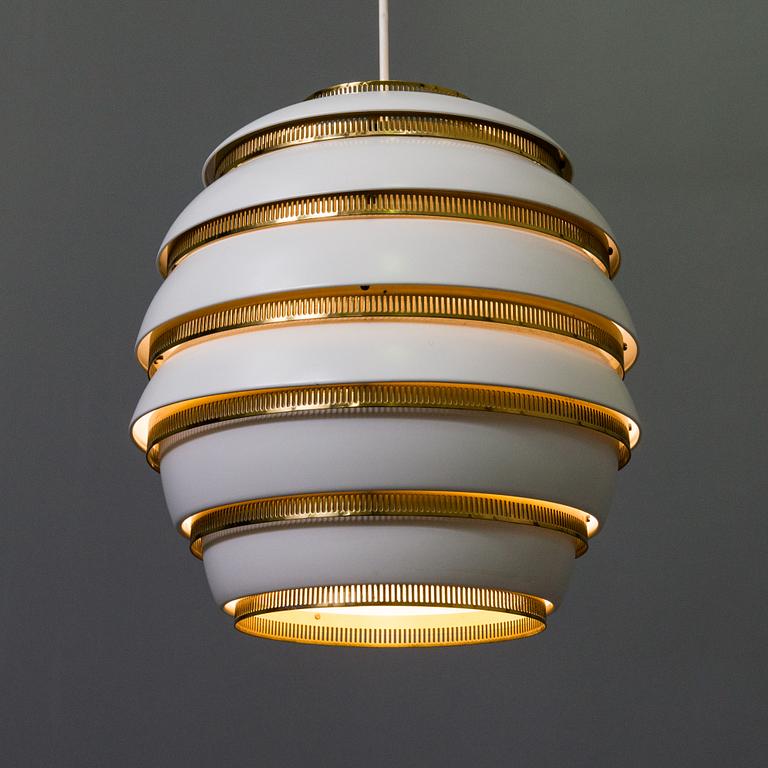 Alvar Aalto, a pendant lamp A332, 'Beehive' for Valaistustyö.