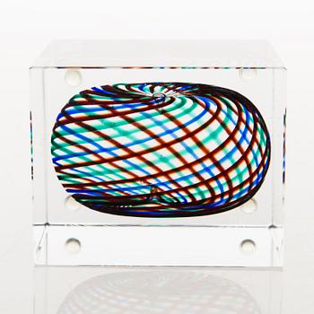 OIVA TOIKKA, An annual glass cube, signed Oiva Toikka Nuutajärvi 1994 and numbered 528/2000.