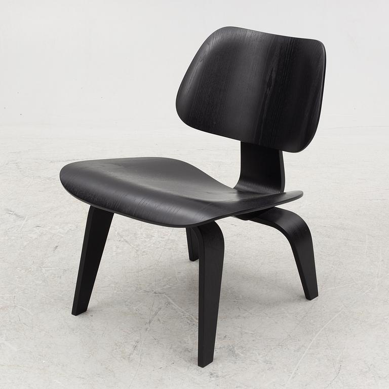 Charles & Ray Eames, a "LCW Lounge" chair, Vitra.