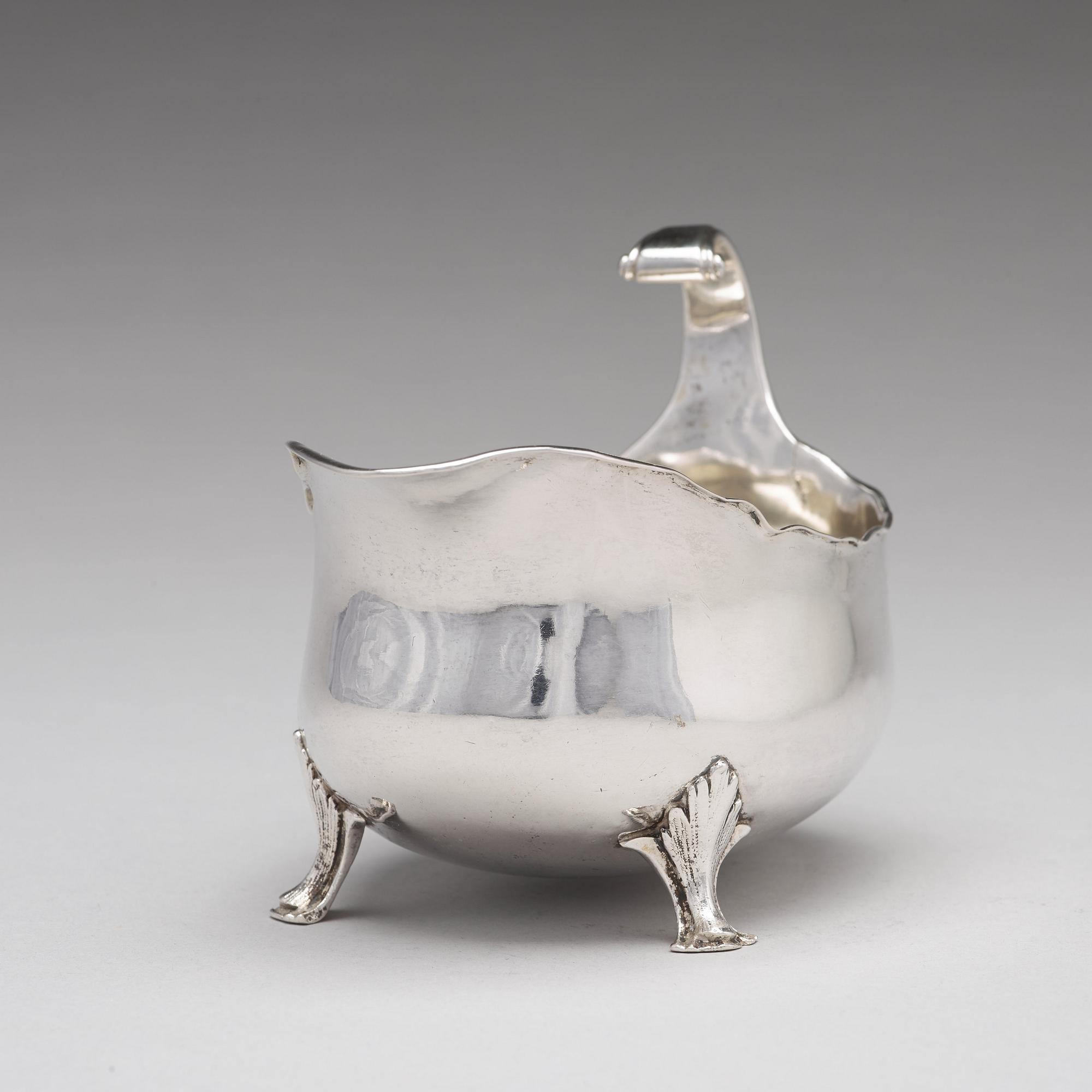 Petter Åkerman, grädd-/såssnäcka, silver, Stockholm 1769. Rokoko.