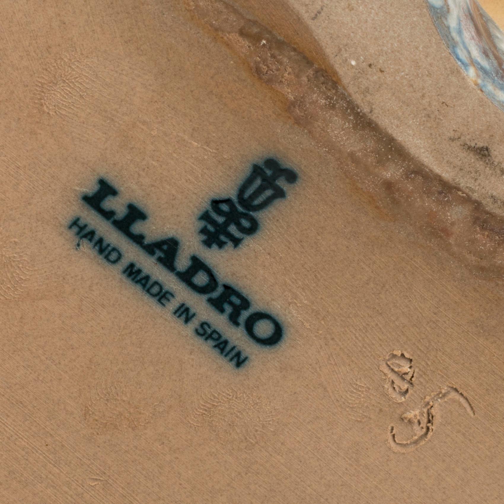 LLADRO, figurin signerad glaserad keramik 1900-talets andra hälft.