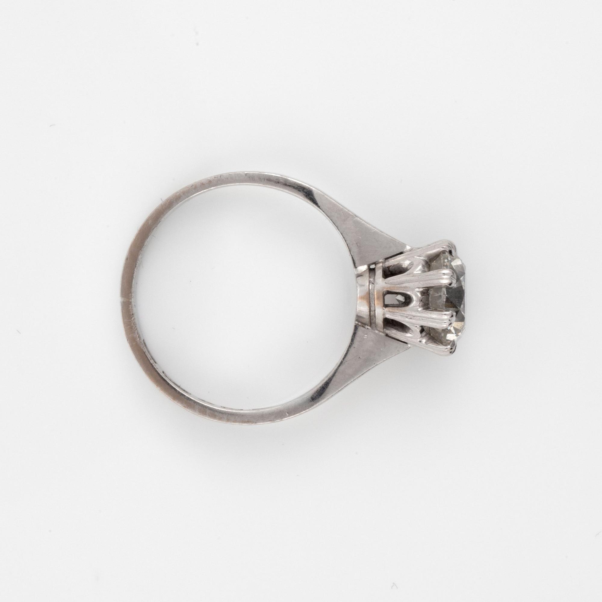 RING med gammalslipad diamant ca 2.15 ct.