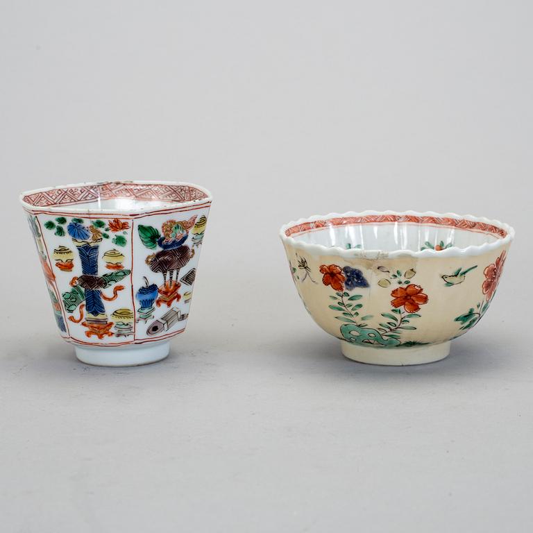 KOPPAR, 2 st, porslin, Kina, 1700-tal.
