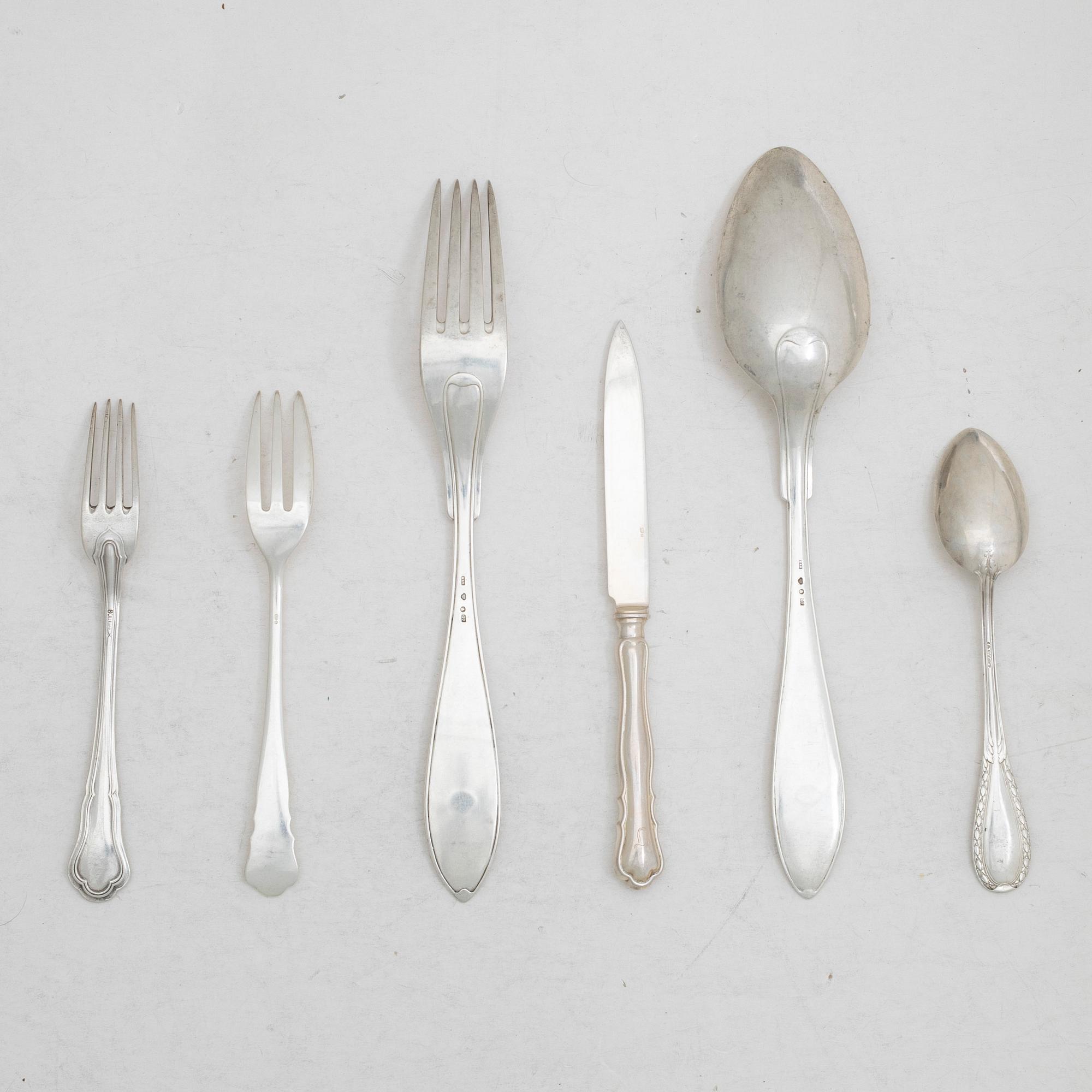 29 pieces of silver cutlery, including Chippendale and Svensk Spets, GAB among others, 20th century.