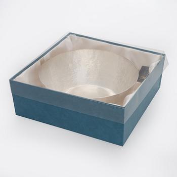 Tapio Wirkkala, malja, hopeaa, Kultakeskus Hämeenlinna 2007.