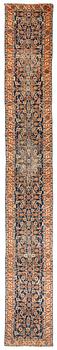 A runner, antique, Ziegler Mahal, ca 617 x 86 cm.