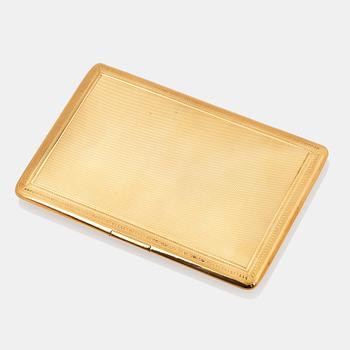 A Mappin & Webb 18K gold cigarette case.