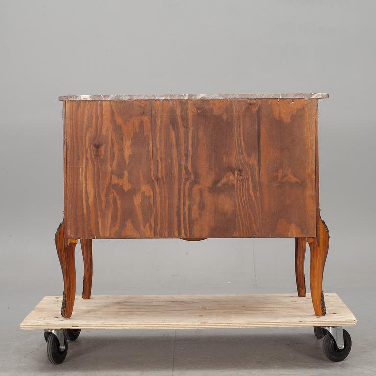 BYRÅ, sk Haupt-kopia, gustaviansk stil, 1900-tal.