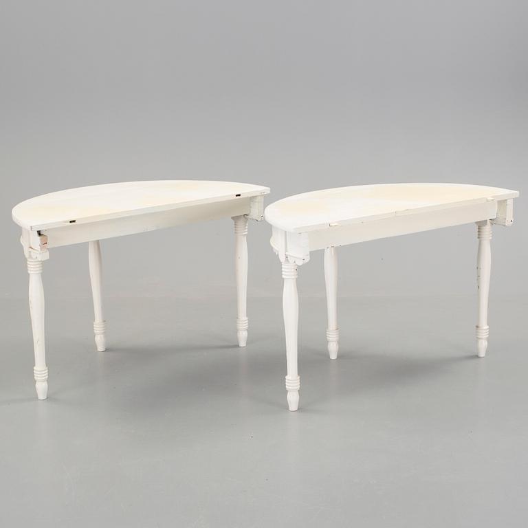 MÅNBORD, ett par, 1800-talets slut.