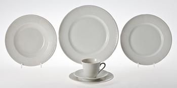 MAT- OCH KAFFESERVISDELAR, 165 st, porslin, "Magnolia", design Louise Adelborg, Rörstrand.