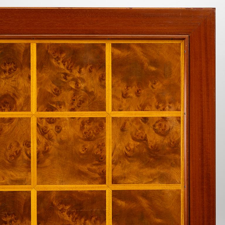 Skåp, Swedish Modern, sannolikt utfört av snickarmästare Hjalmar Jackson eller Hjalmar Wikström, Stockholm, 1940-tal.