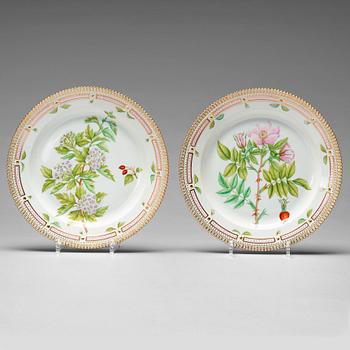 340. A pair of Royal Copenhagen 'Flora Danica' serving dishes, Denmark, 20th Century.