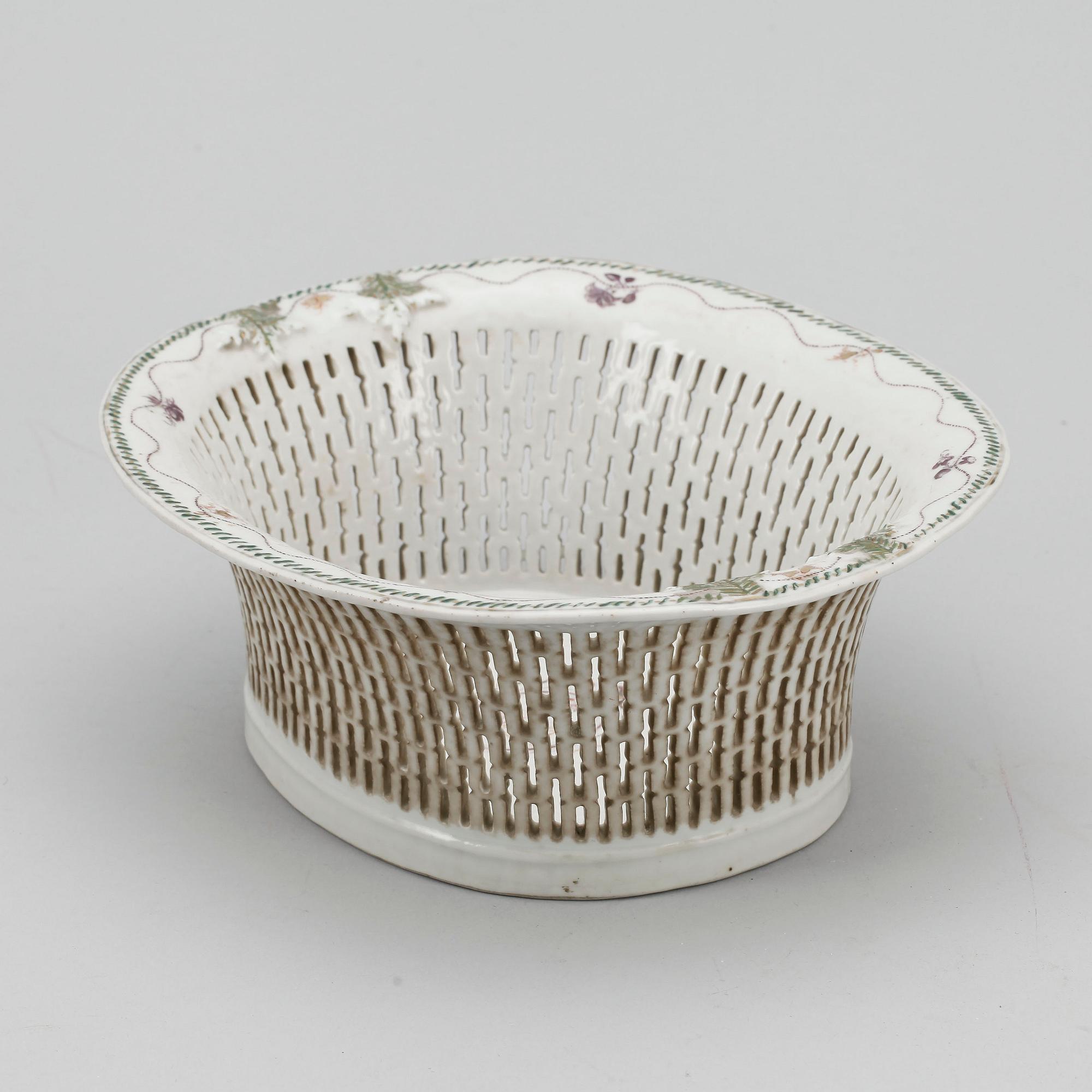 GALLERSKÅL, porslin, Kina, 1700-tal.