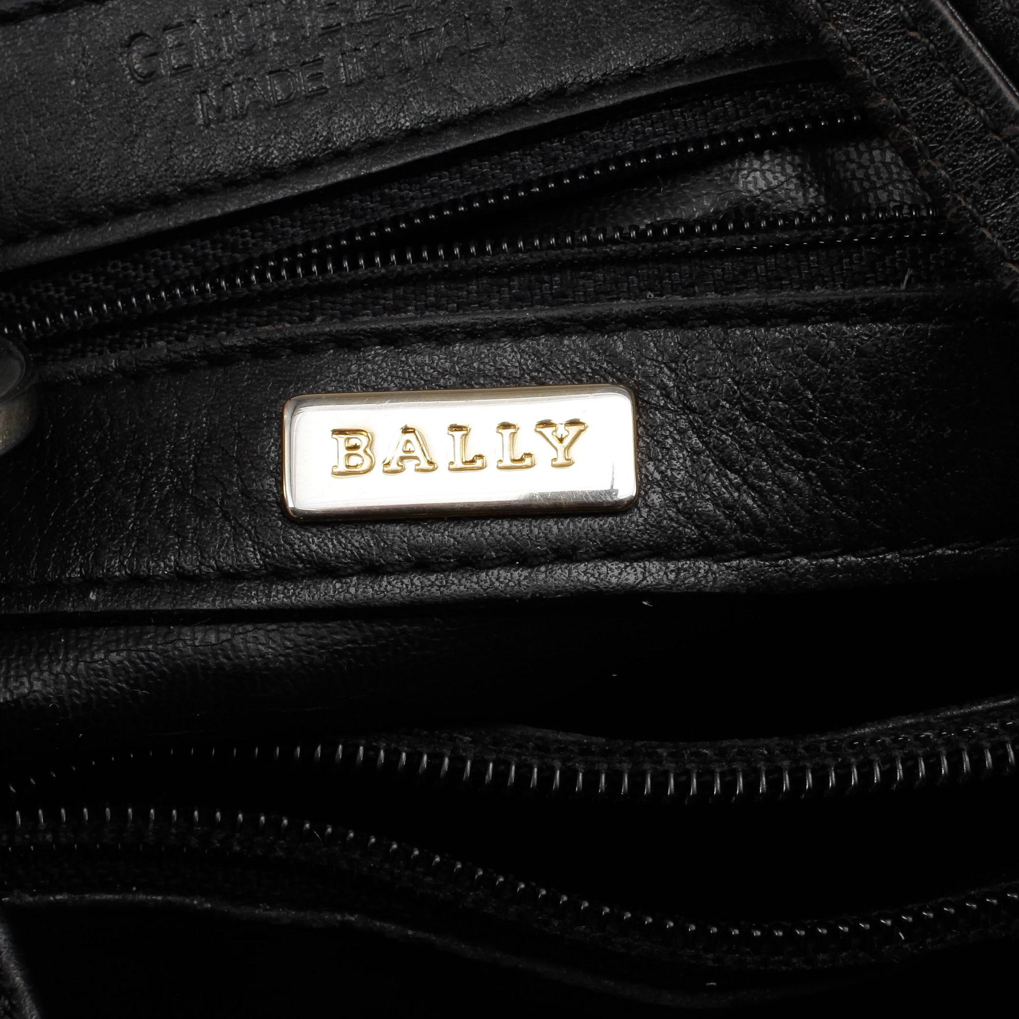 VÄSKOR OCH PLÅNBOK, 3 delar, Fendi, Celine och Bally.