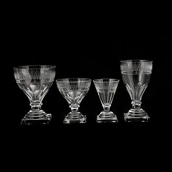 GLASSERVIS, 68 delar, "Säby", design Gerda Strömberg, Strömbergshyttan.