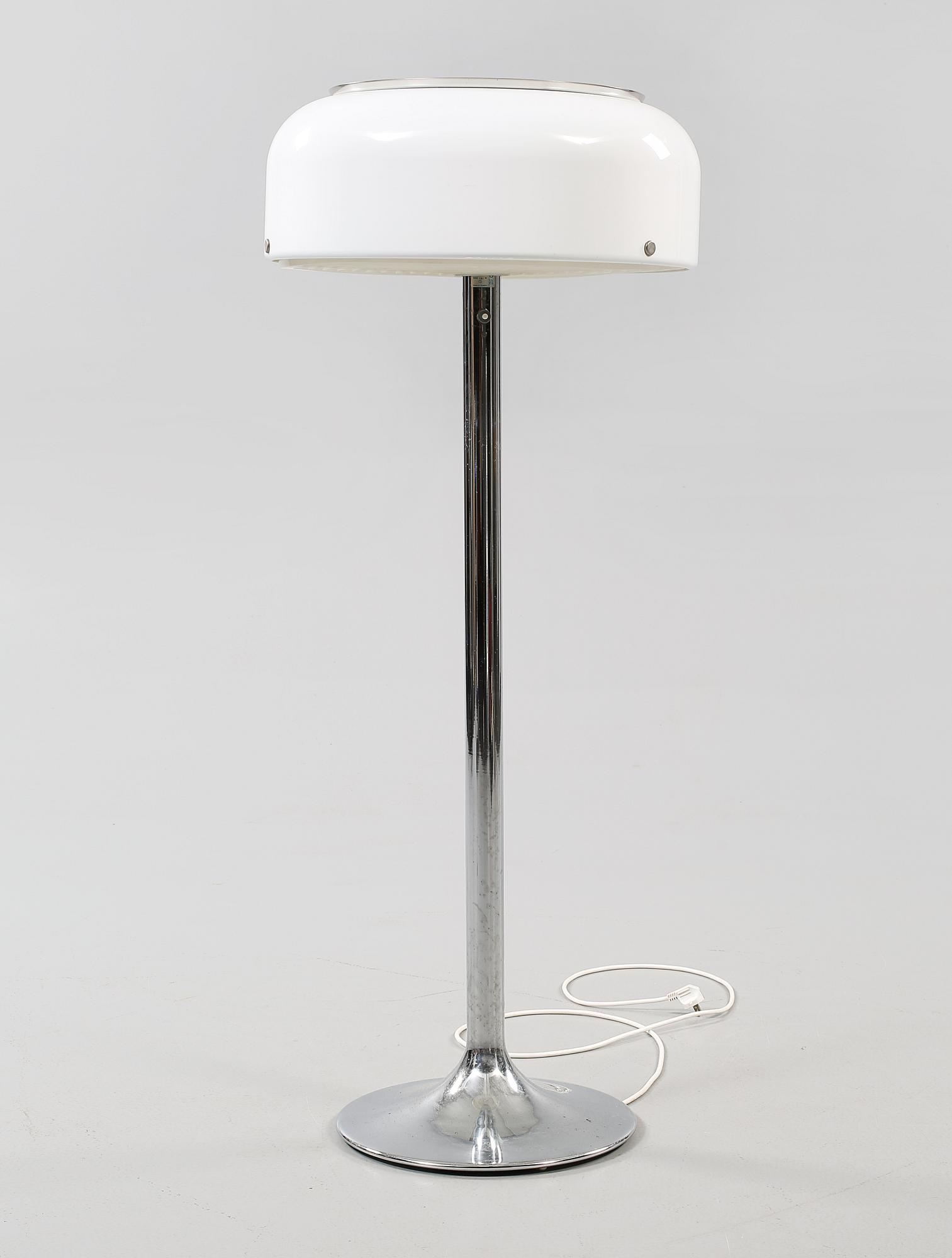 GOLVLAMPA, "Knubbling", Anders Pehrson, Ateljé Lyktan, Åhus, 1900-talets andra hälft.