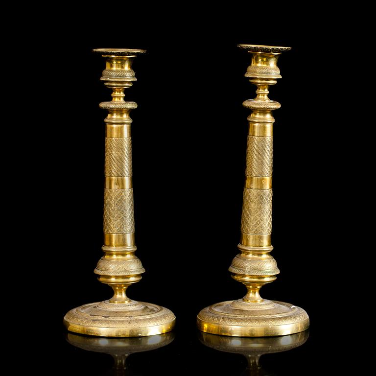 LJUSSTAKAR, ett par, senempirestil, 1900-tal.