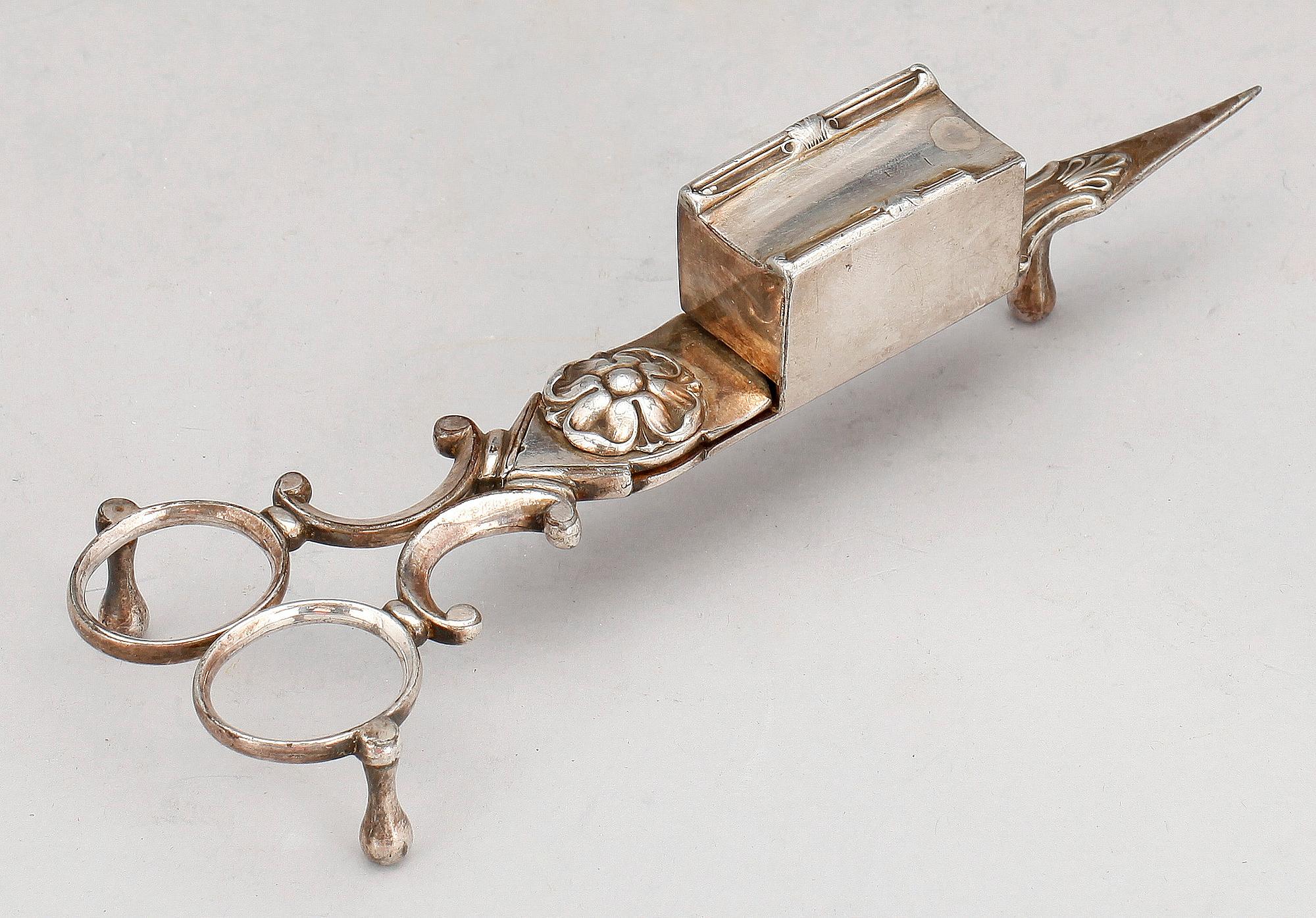 LJUSSAX, argent haché, otydliga stämplar, 1700/1800-tal.