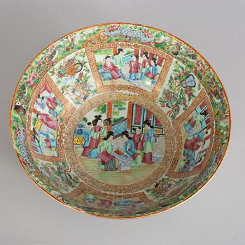 A famille rose Canton punch bowl, Qing dynasty, 19th Century.