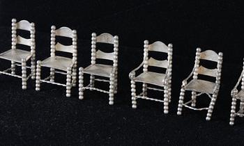 MINIATYRMÖBEL SAMT DOCKSERVIS, 11 delar, silver, sydostasien.