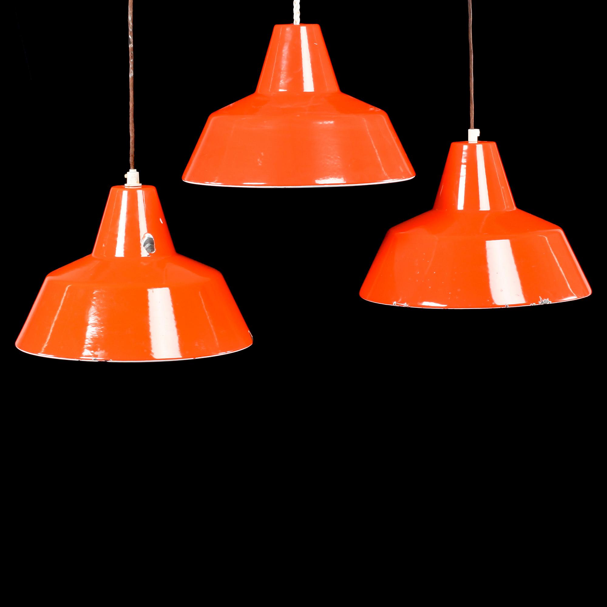 TAKLAMPOR, 3 st, Vaerkstadslampa, Arne Jacobsen, 1900-talets andra hälft. Höjd ca 24 cm.