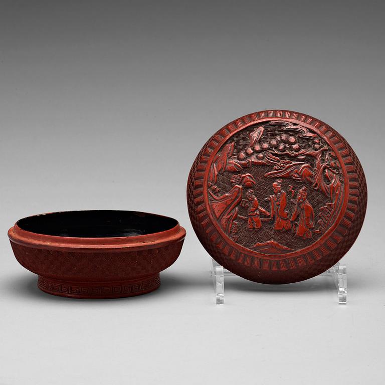 A lacquer box with cover, Qing dynasty, circa 1800.