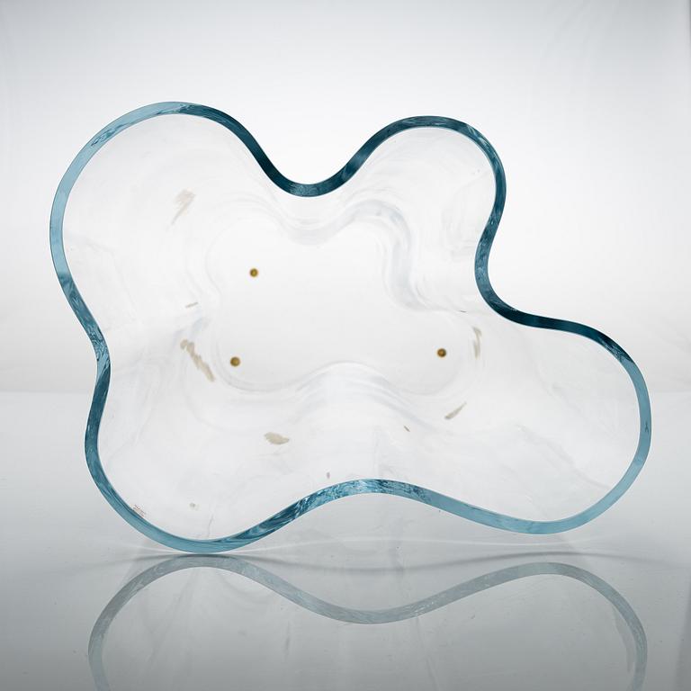 Alvar Aalto, a '0551' vase signed Alvar Aalto Iittala 2006.
