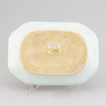 Serveringsfat, kompaniporslin. Qingdynastin, Qianlong (1736-95).