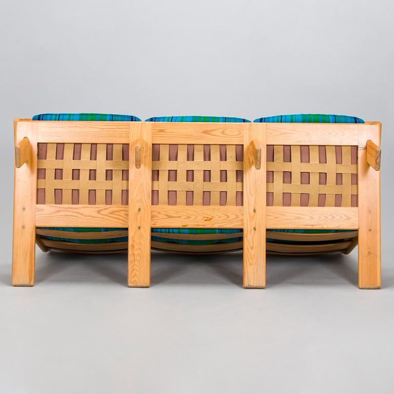 Esko Pajamies, a 1970s 'Pele' sofa for Lepo.