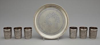 BÄGARE samt FAT, 6+1, silver samt nysilver, Ryssland, 1896 resp sent 1900-tal. Total silvervikt ca 144 g.