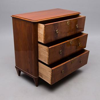 BYRÅ, biedermeier, 1800-talets mitt.