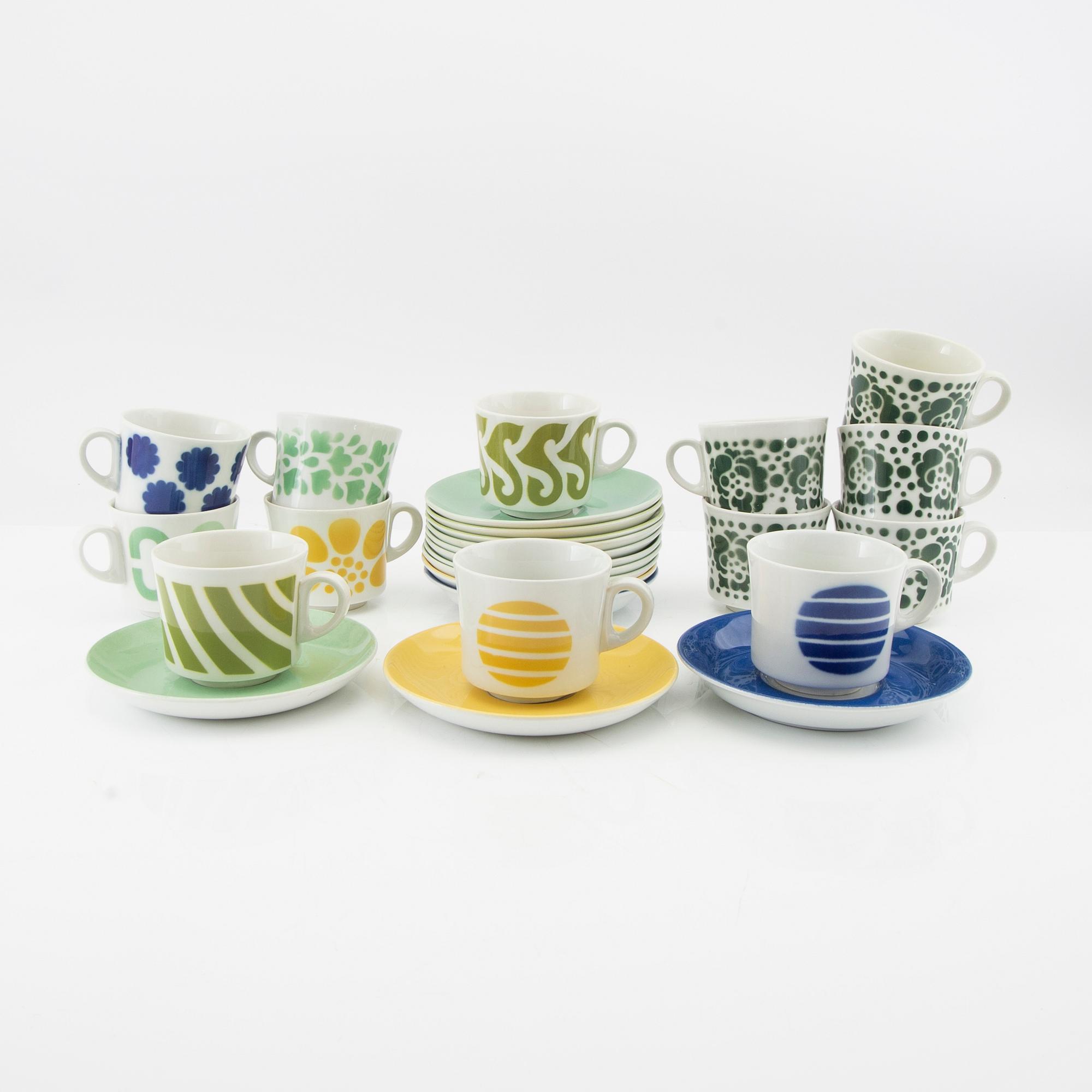 Göran Bäck, koppar med fat 12 st Arabia Finland porslin.