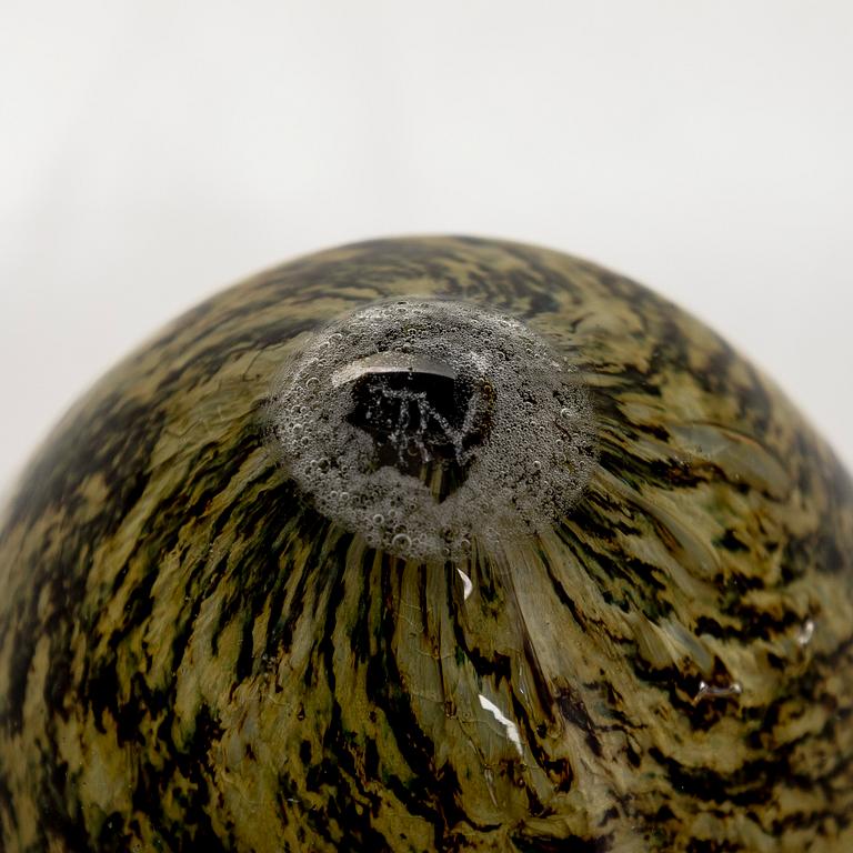 Tiina Nordström, 16 art glass objects signed TN, Iittala.