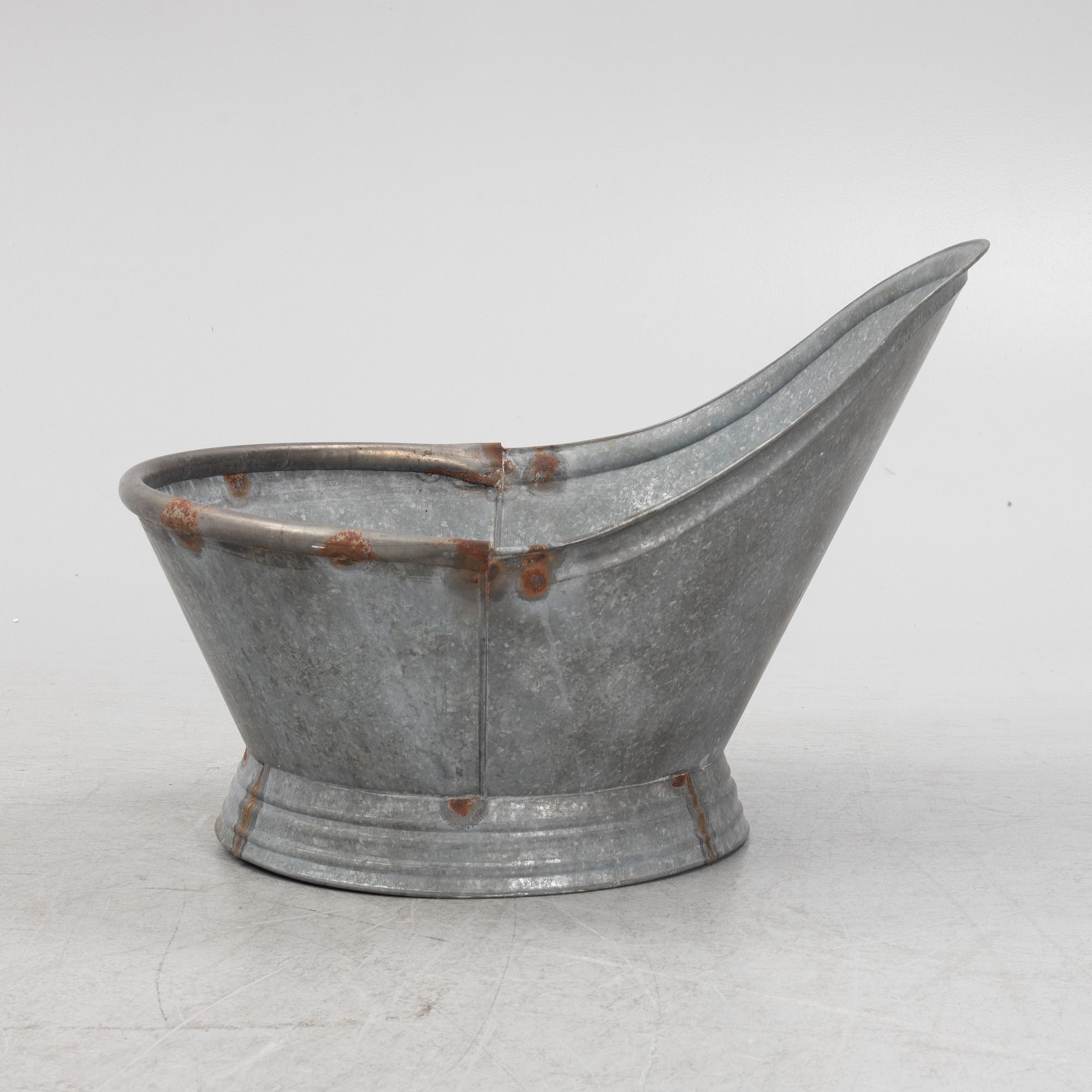 Bathtub, zinc, provenance Lars Norén.