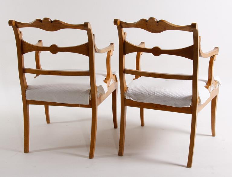 KARMSTOLAR, ett par, senempire, 1800-talets mitt.