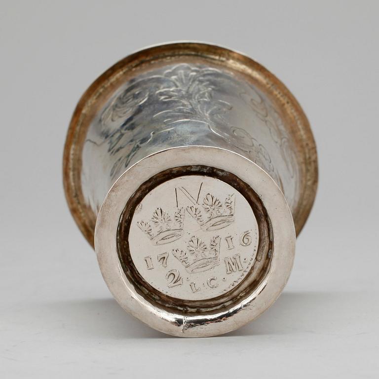 BÄGARE, silver, stämplad EW, Sverige 1700-tal. Vikt ca 58 gram.