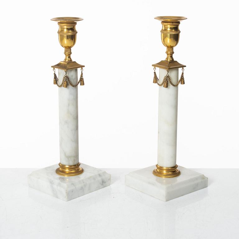 Ljusstakar, ett par, Sverige, omkring år 1900. Sengustaviansk stil.