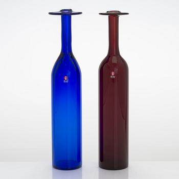 Oiva Toikka, two glass  bottles signed Oiva Toikka Nuutajärvi 320/2000 and 161/2000.