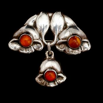 BROSCH, silver och bärnsten, jugendstil, tidigt 1900-tal.