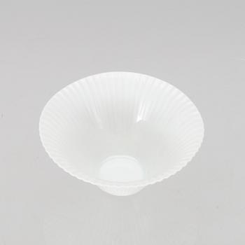 SKÅL, porslin, Aune Siimes, Arabia, signeringen ristad i godset.