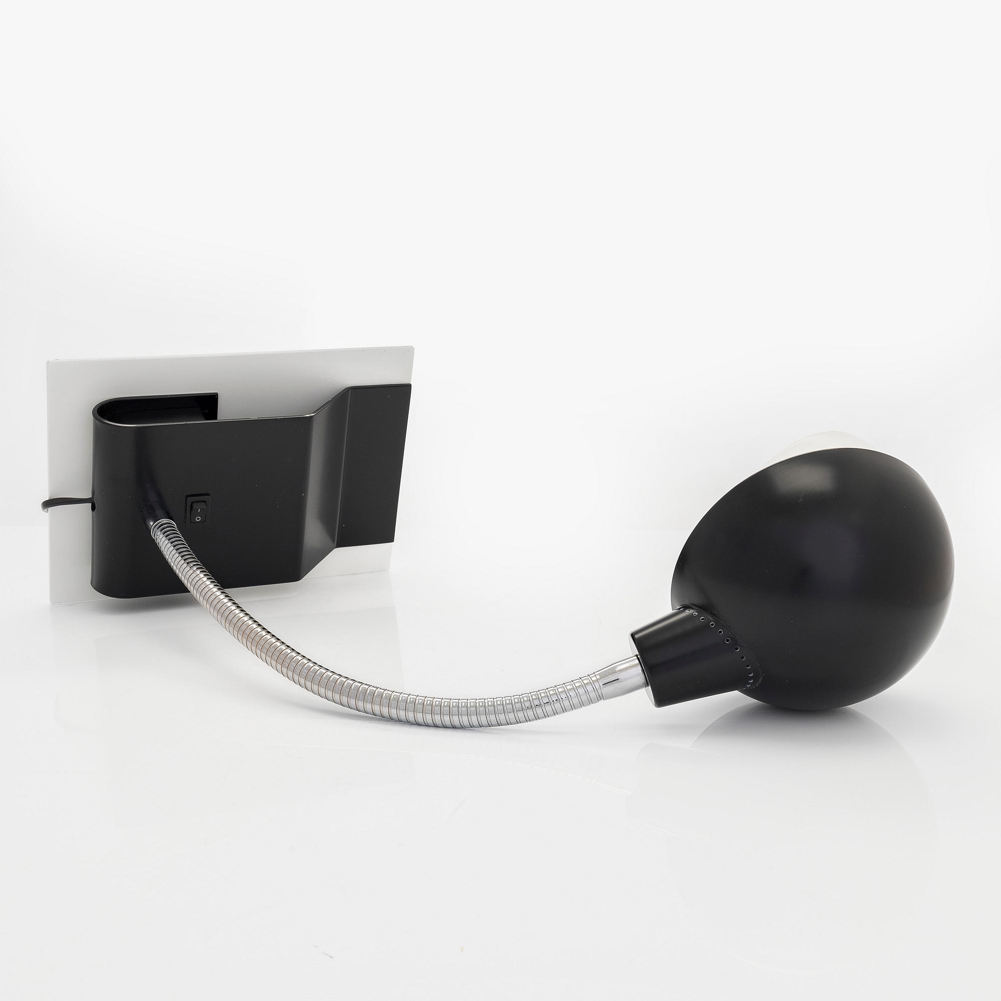 Alvar Aalto, Bordslampa, modell A703, för Artek 1900-talets slut.