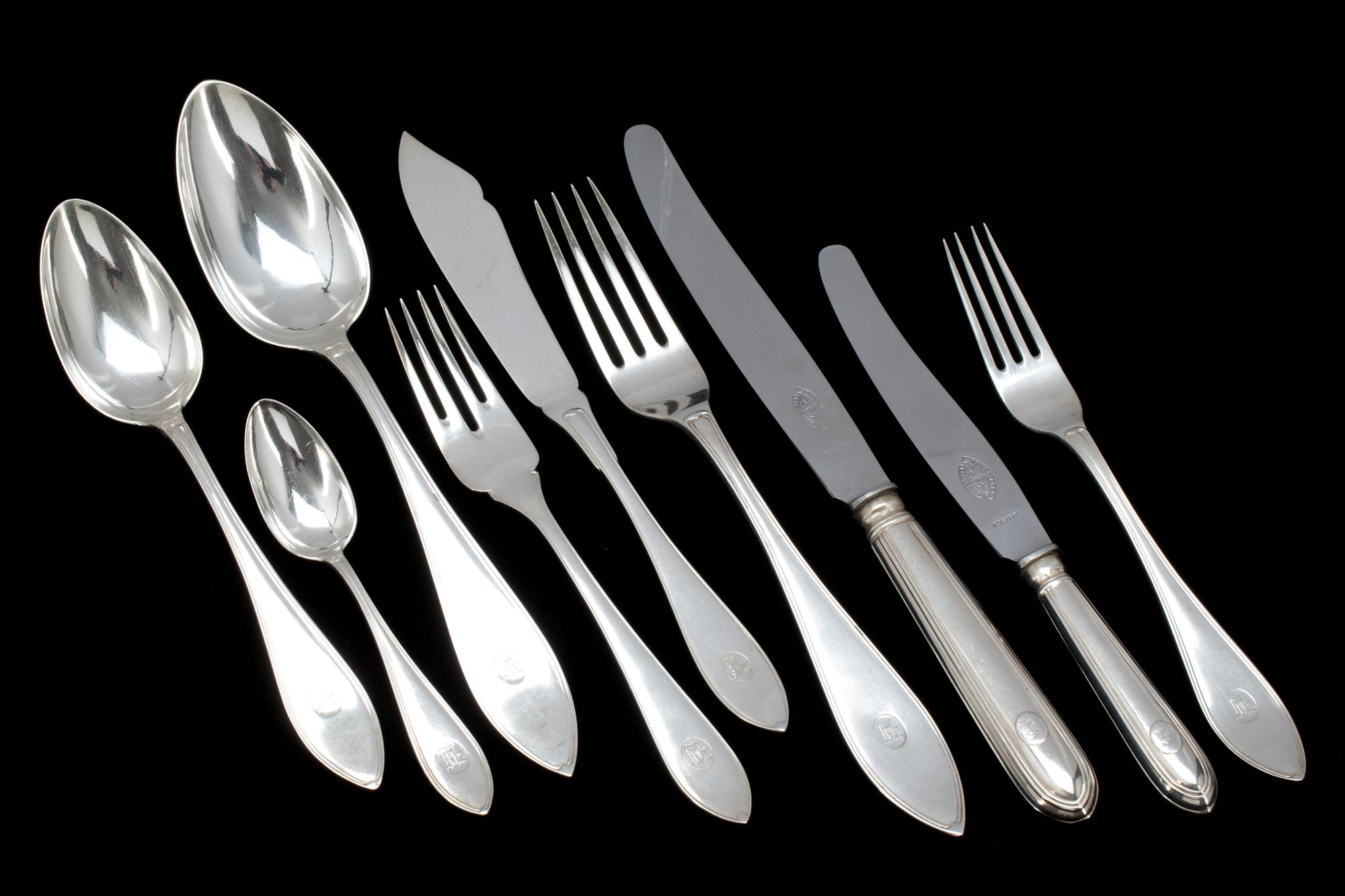 BESTICKSERVIS, 98 delar, silver, "Svensk spetsig", 1917.