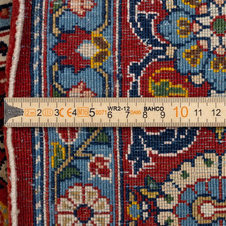 A Gohm rug, c. 225 x 145 cm.