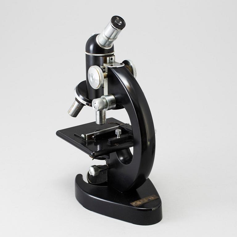 A microscope by Steindorff &Co, Berlin, in the first half of the 20th century.