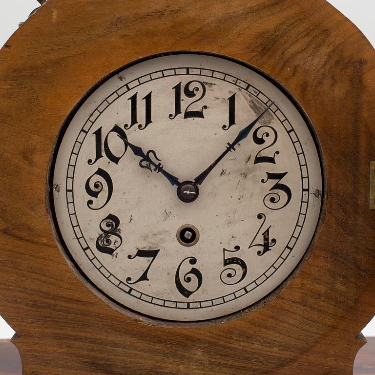 Polyphone with clock in walnut case, late 19th Century.