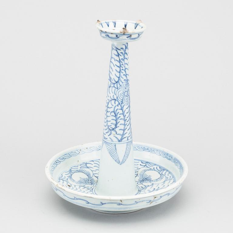 CHINESE CANDLESTICK, later Qing (1644-1912).