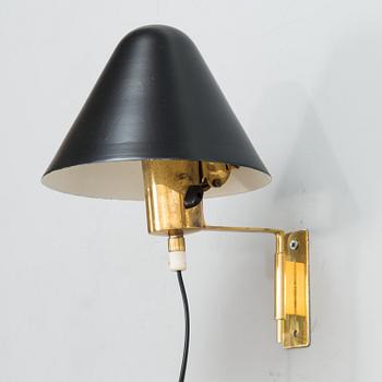 PAAVO TYNELL, a mid-20th century '7284' wall light for Taito/Idman.